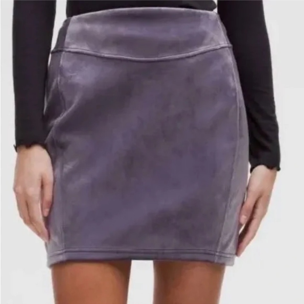 Lululemon Athletica velvet Skirt in Deep Purple - Picture 1 of 6